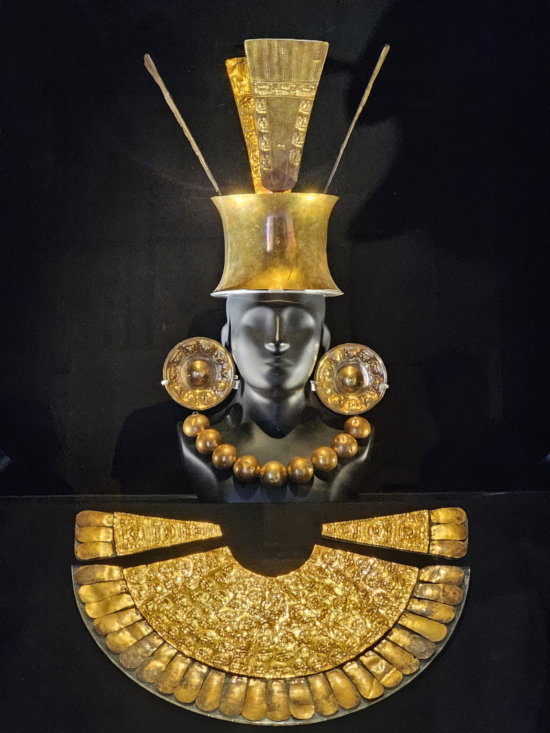 Gold funerary jewelry in the Museo Larco