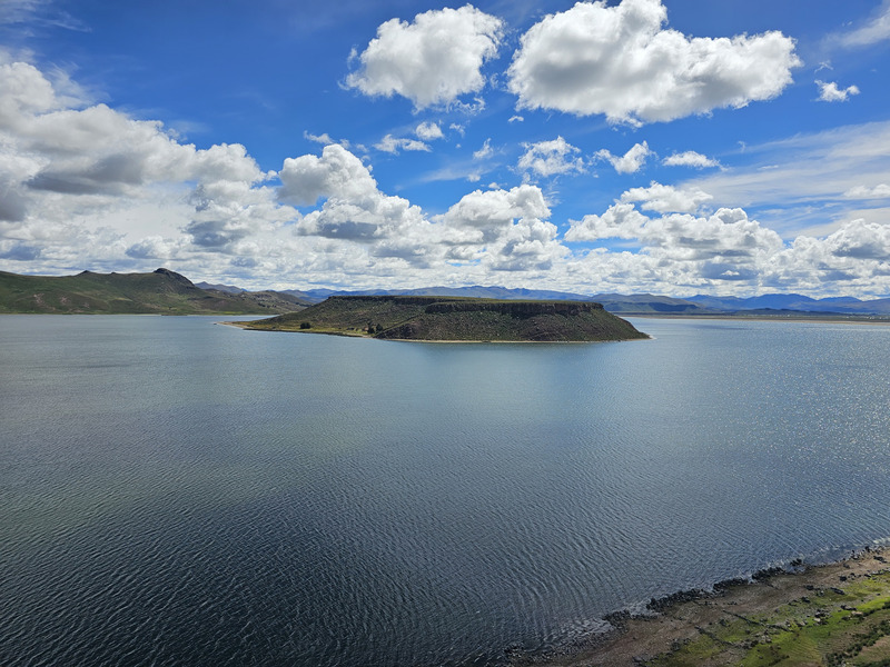 The lake surrounding the peninsula of the Sillustani burial towers