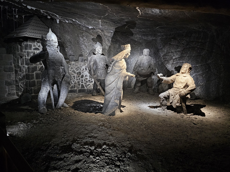 Wieliczka Salt Mine statues