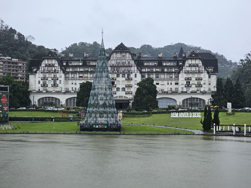 A pretty building in Petropolis that we did not get to approach or enter